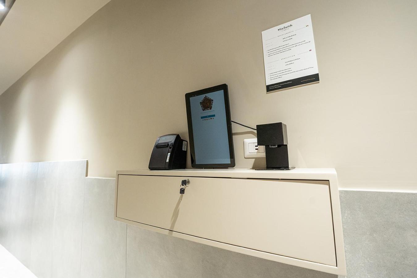 Mia Suites Porto Naples Exterior photo
