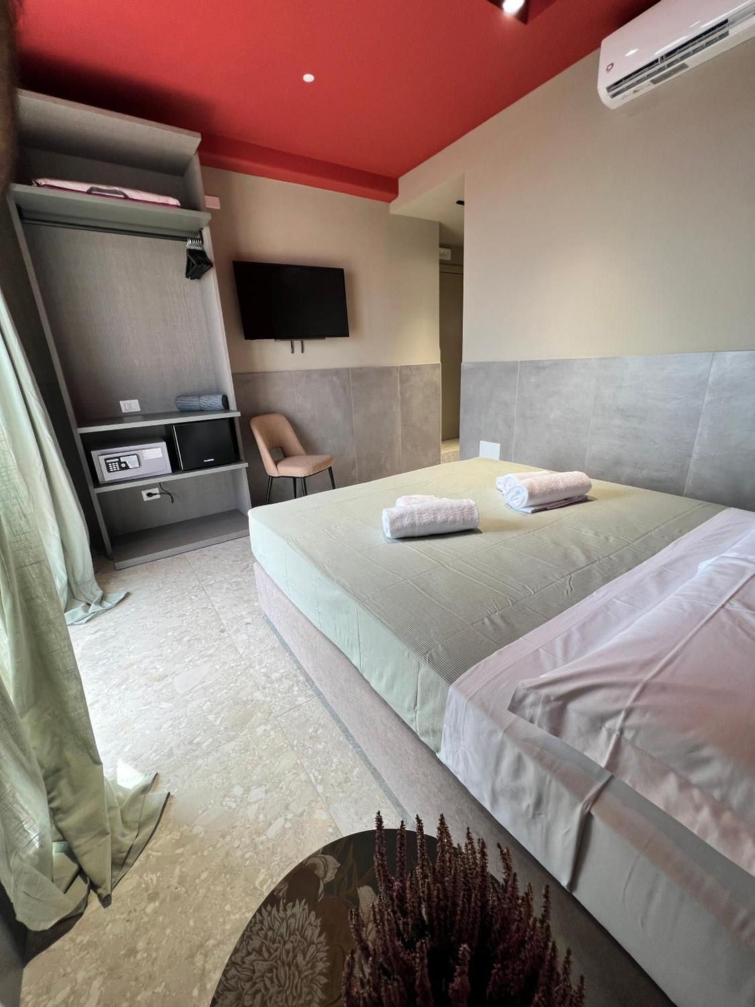 Mia Suites Porto Naples Exterior photo